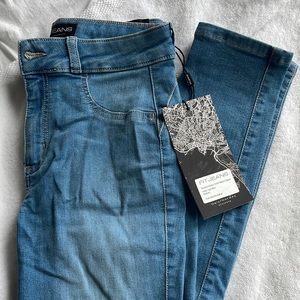 Fit Jeans. NWT. Size medium